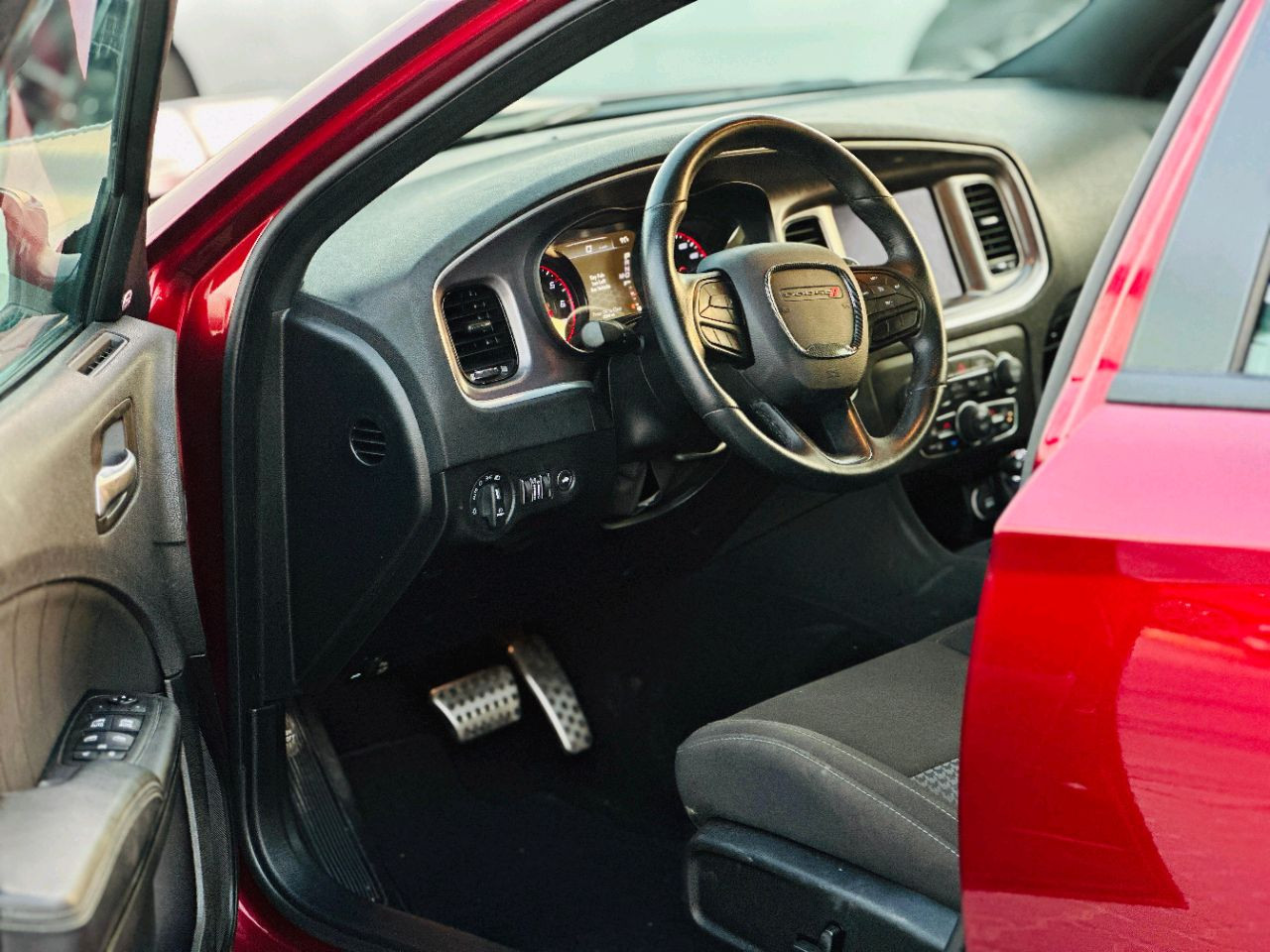 Dodge Charger - Image 13