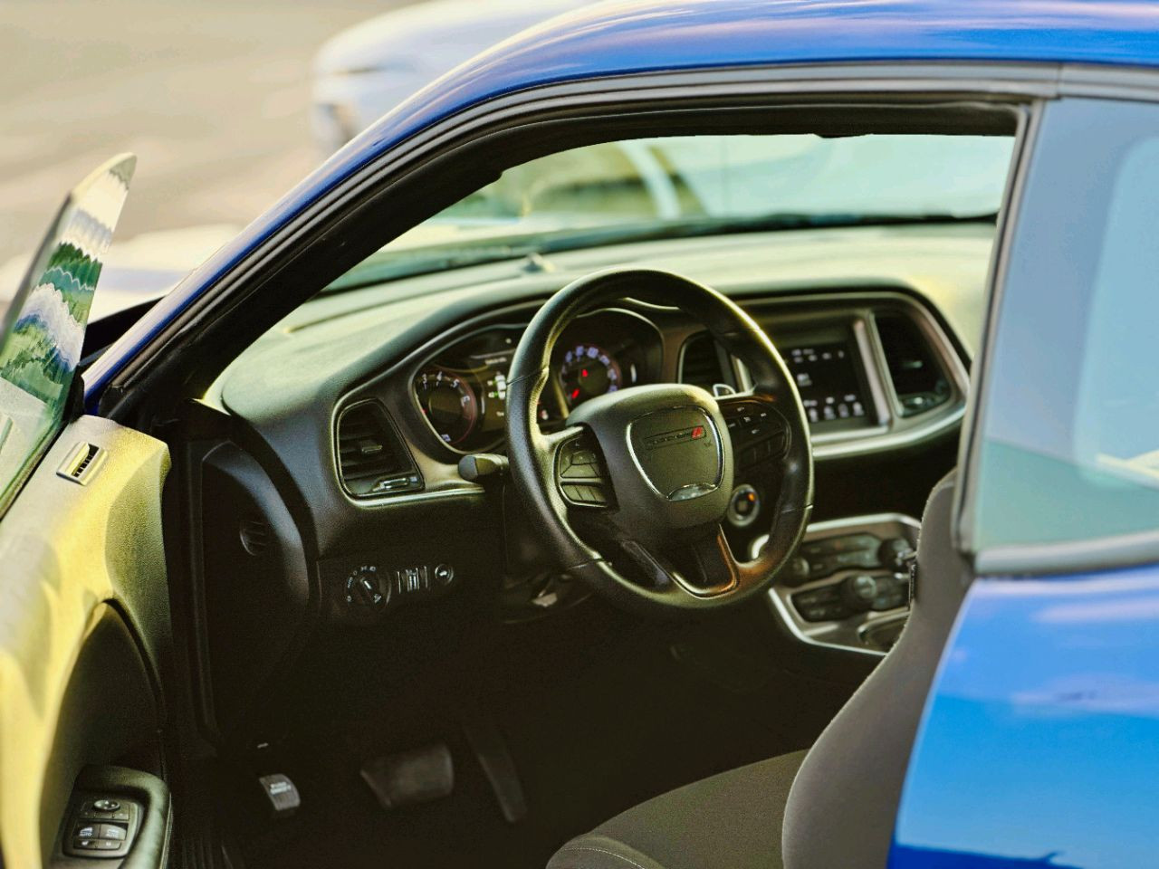 Dodge Challenger - Image 10