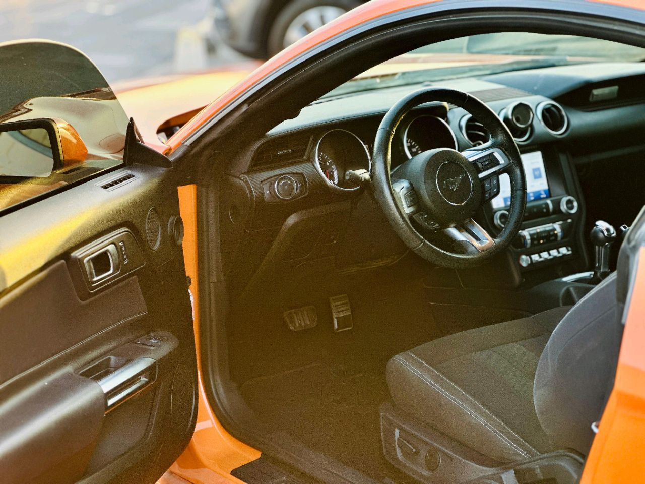 Ford Mustang - Image 11