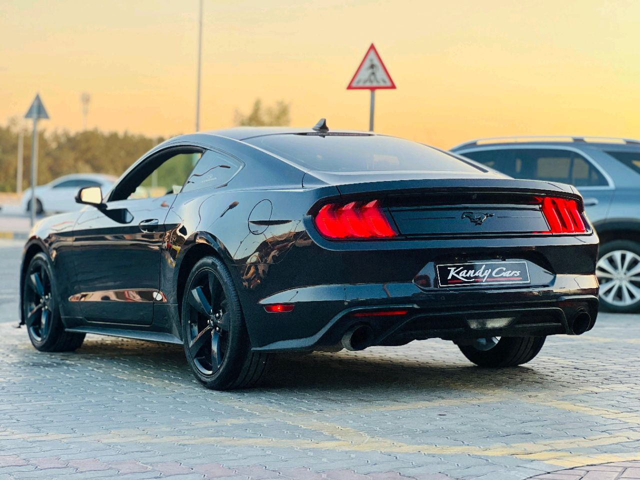 Ford Mustang - Image 8