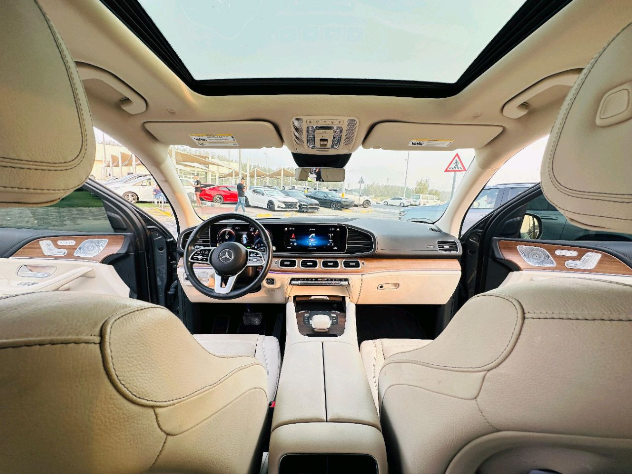 Mercedes Benz GLE SUV - Image 12