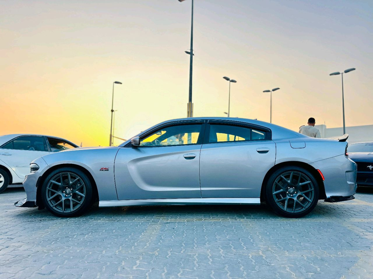 Dodge Charger - Image 9