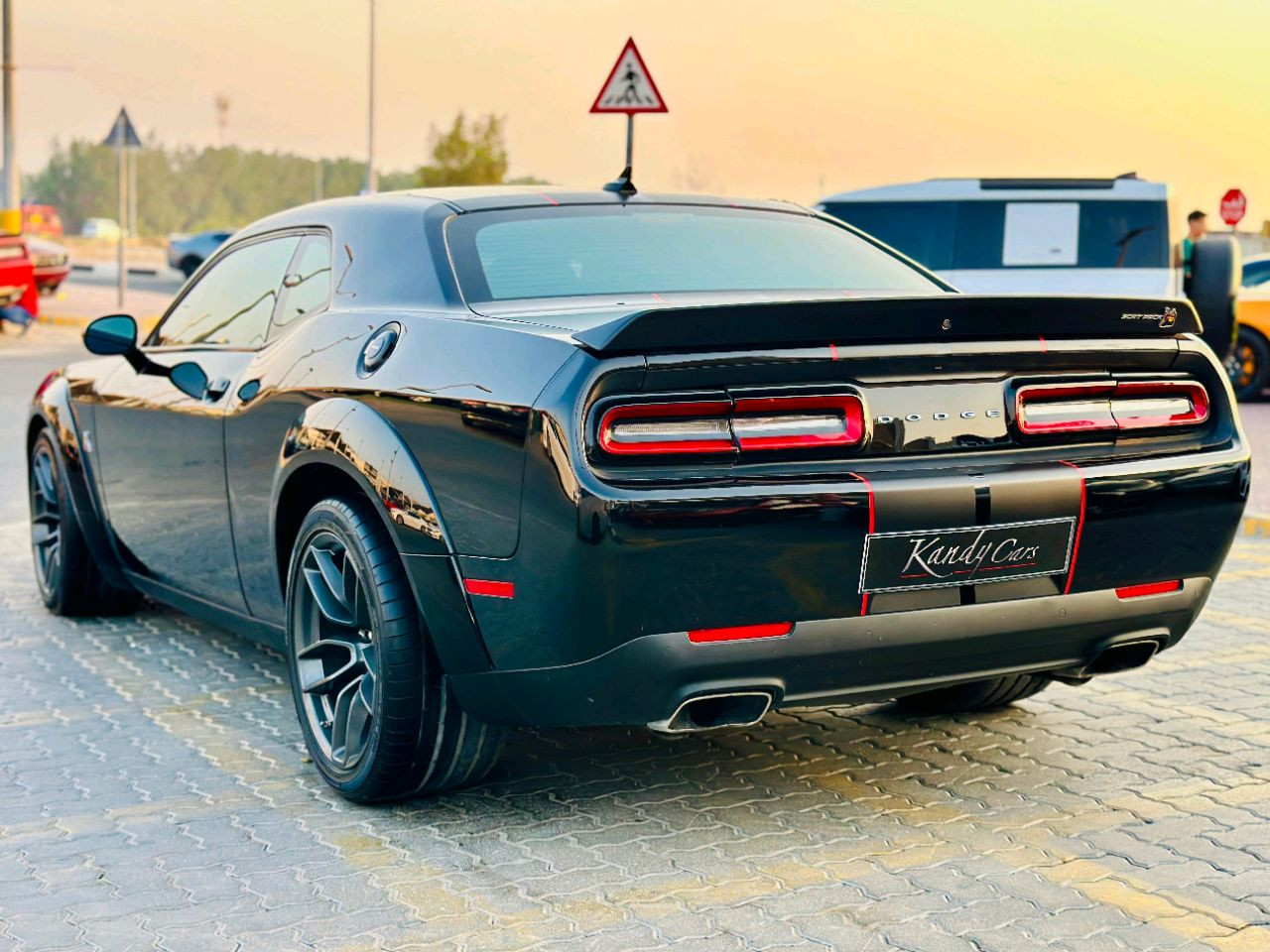 Dodge Challenger - Image 8