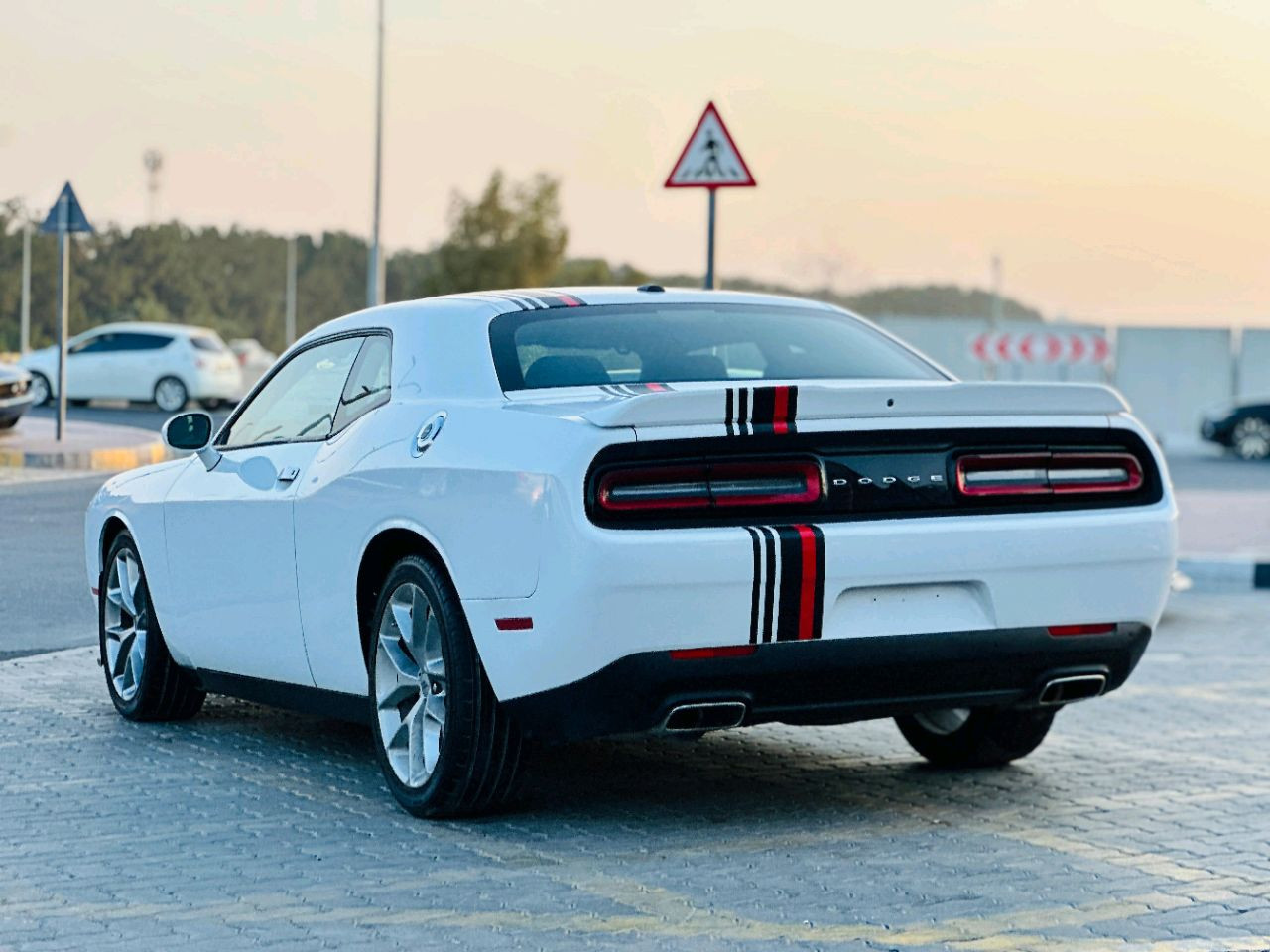 Dodge Challenger - Image 8