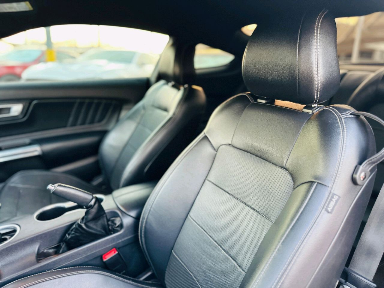 Ford Mustang - Image 12