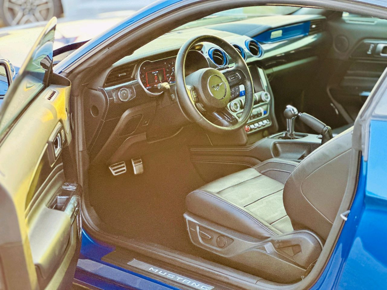 Ford Mustang - Image 6