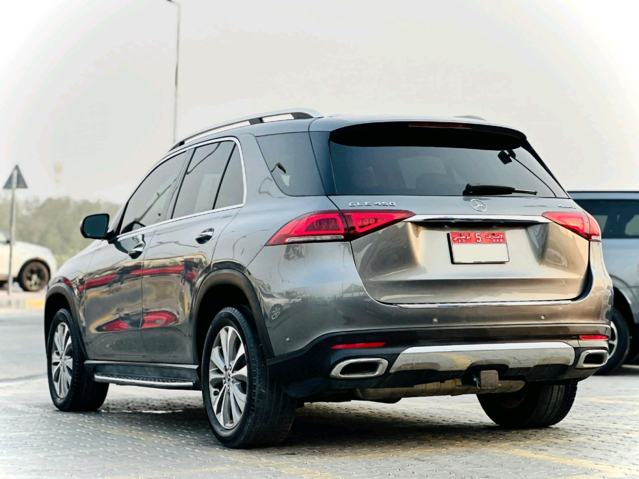 Mercedes Benz GLE SUV - Image 9