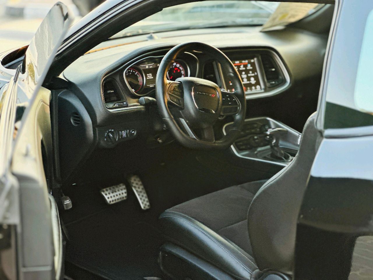 Dodge Challenger - Image 11