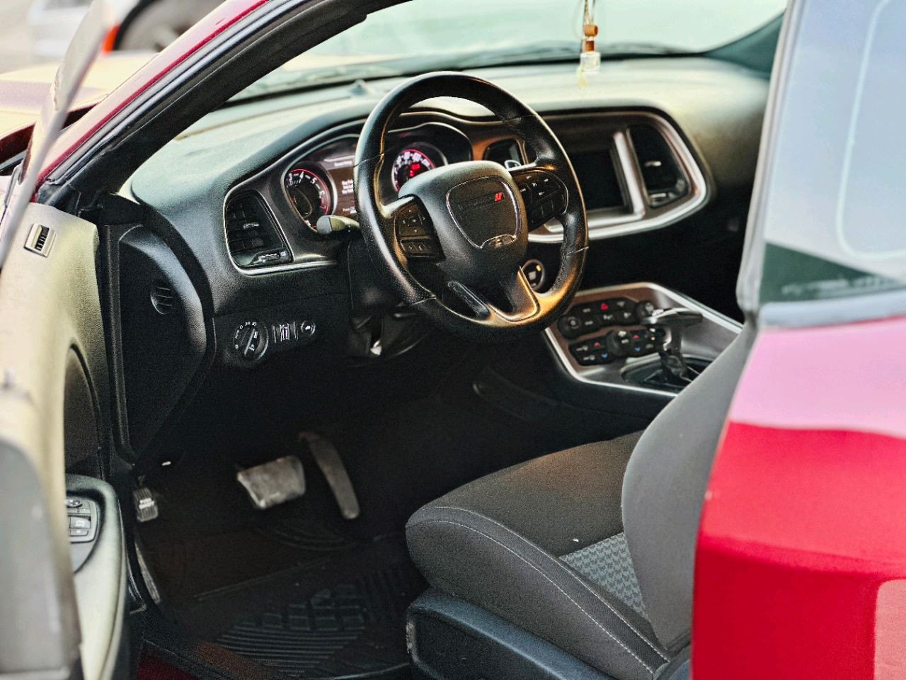 Dodge Challenger - Image 6