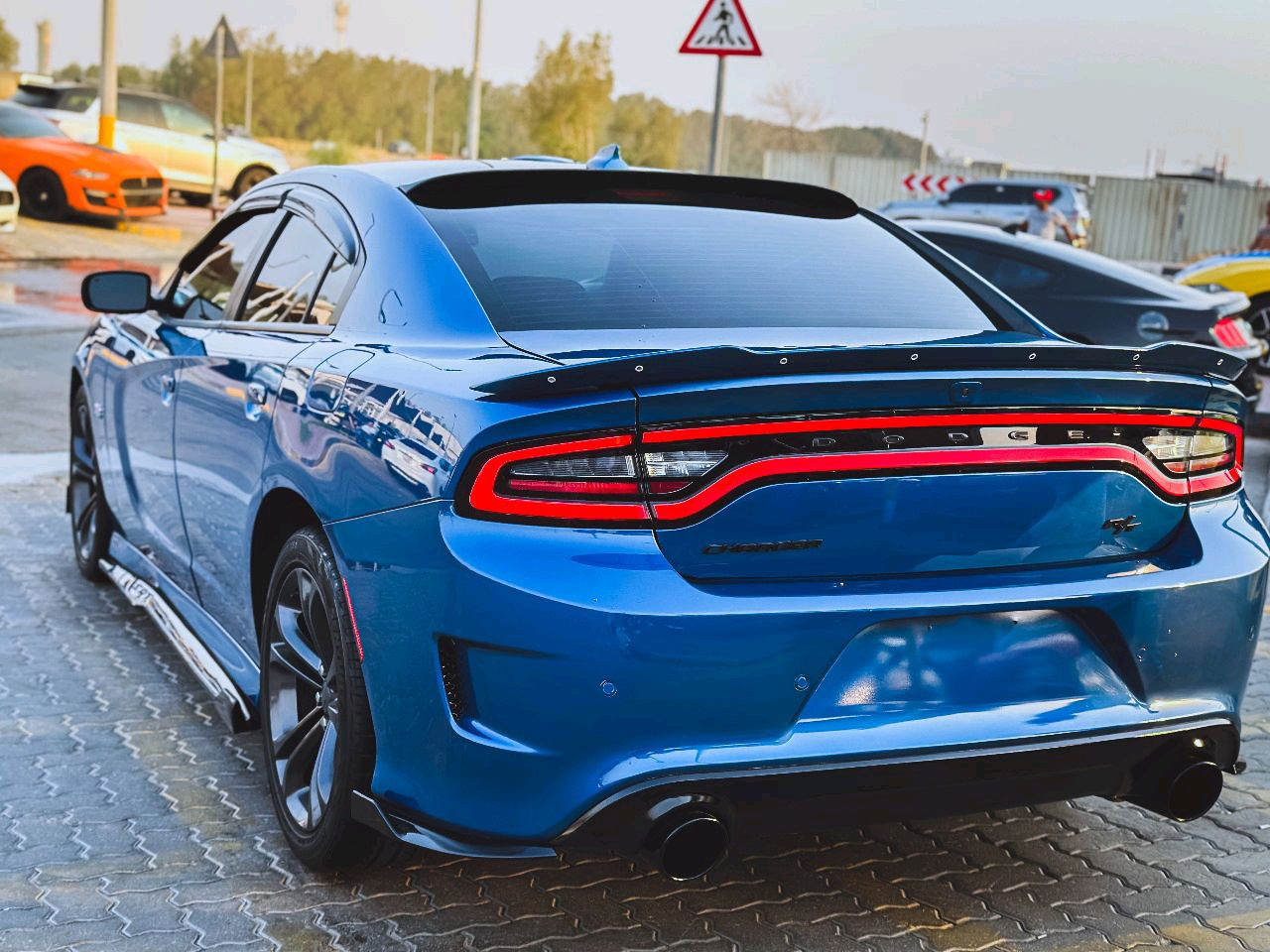 Dodge Charger - Image 8