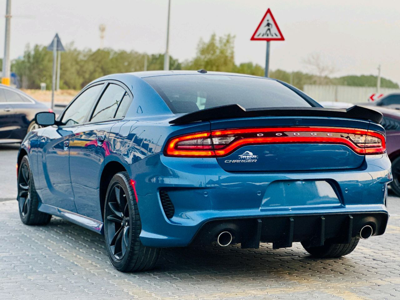 Dodge Charger - Image 8