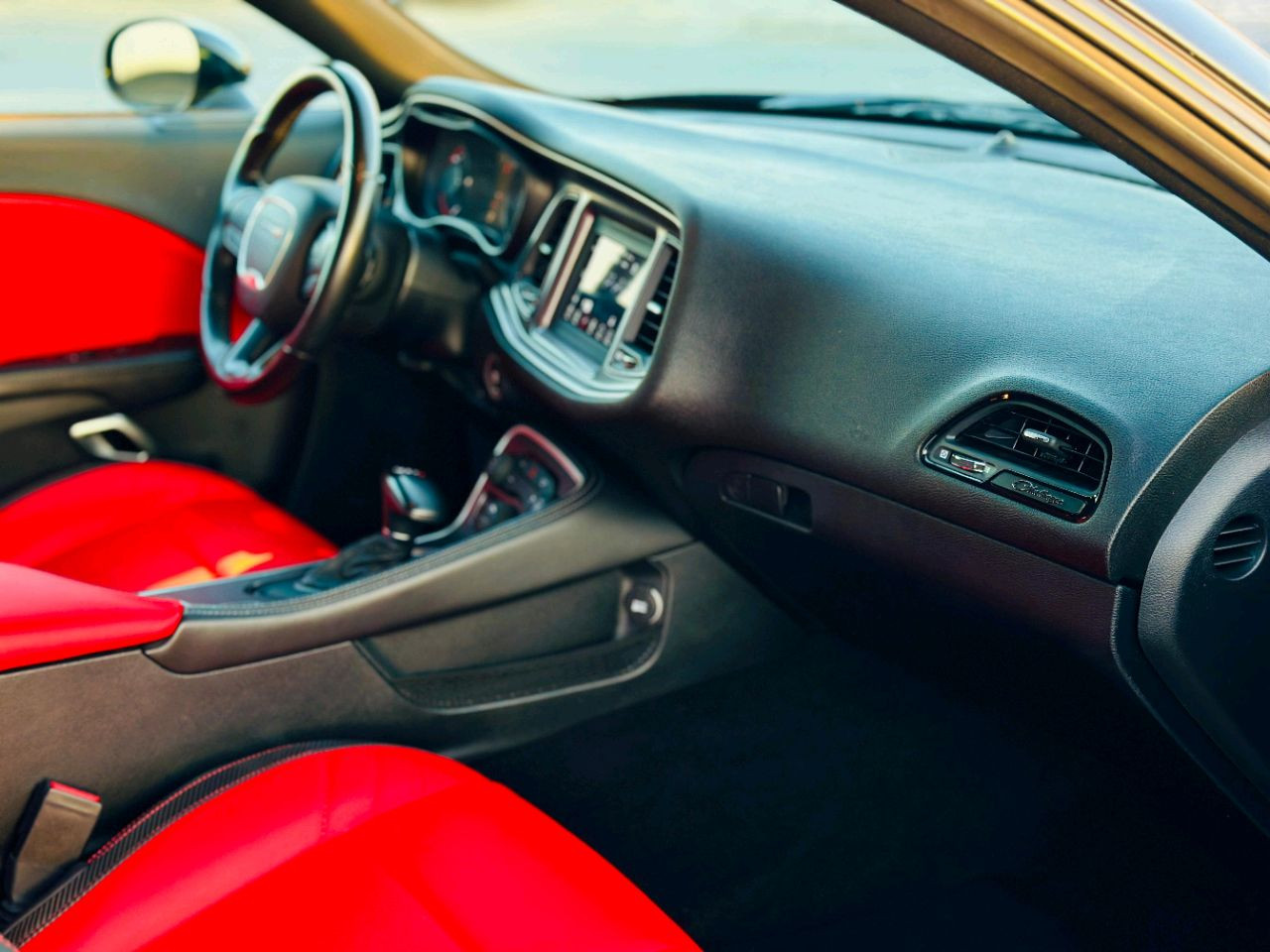 Dodge Challenger - Image 11