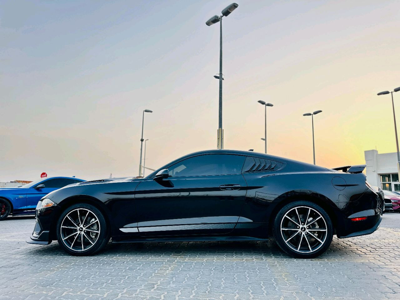 Ford Mustang - Image 4