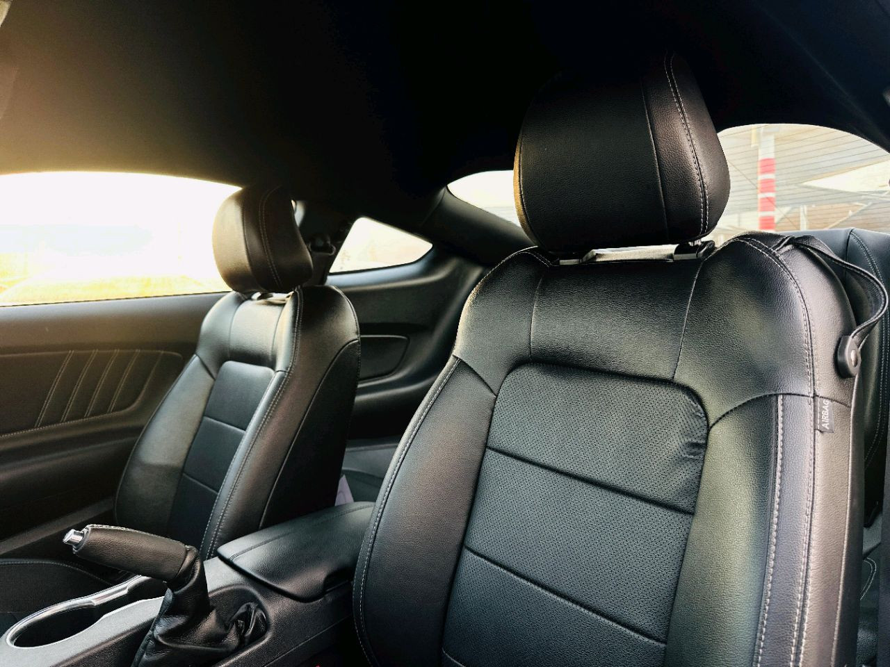 Ford Mustang - Image 11
