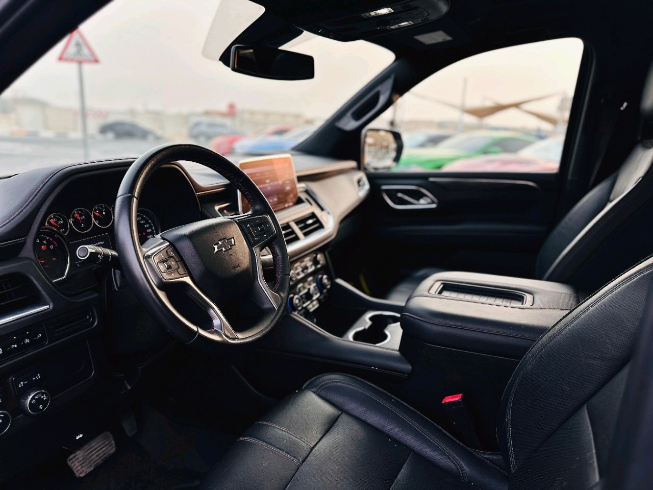 Chevrolet Suburban - Image 14