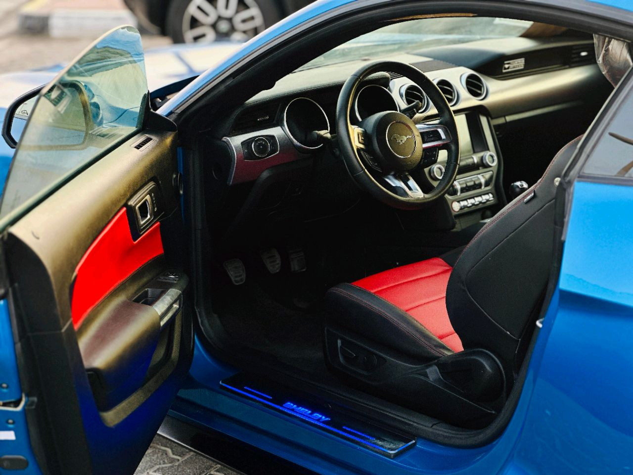 Ford Mustang - Image 6
