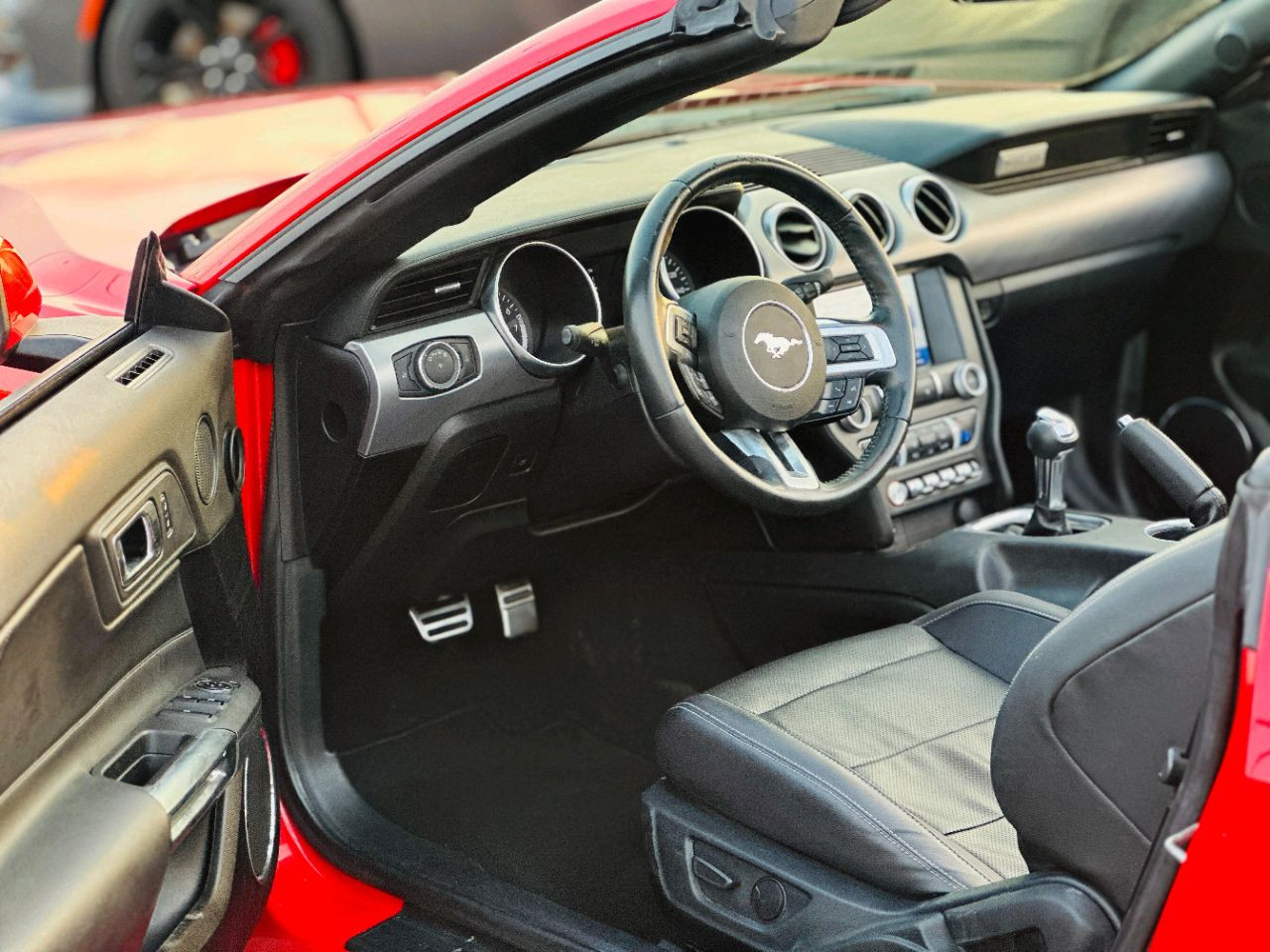 Ford Mustang - Image 11