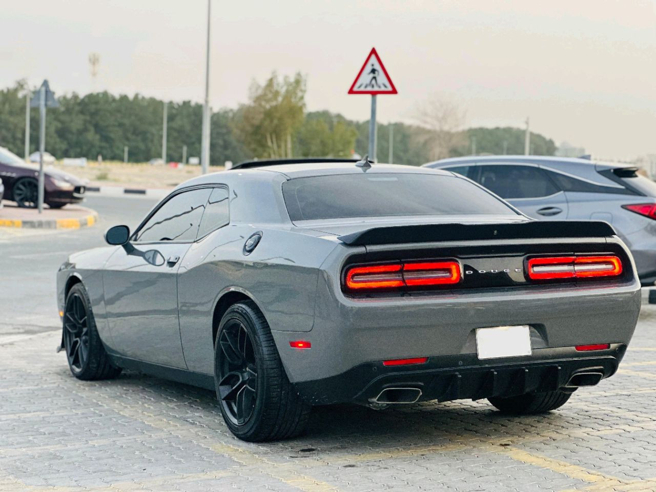 Dodge Challenger - Image 8