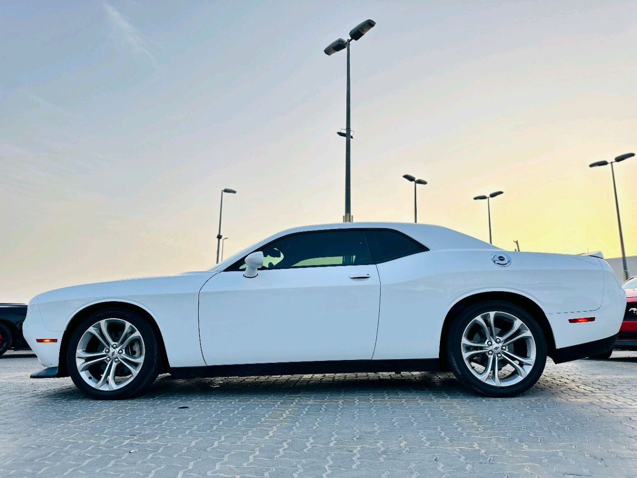 Dodge Challenger - Image 12