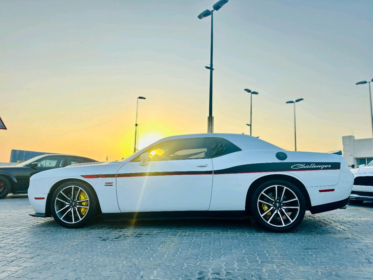 Dodge Challenger - Image 9