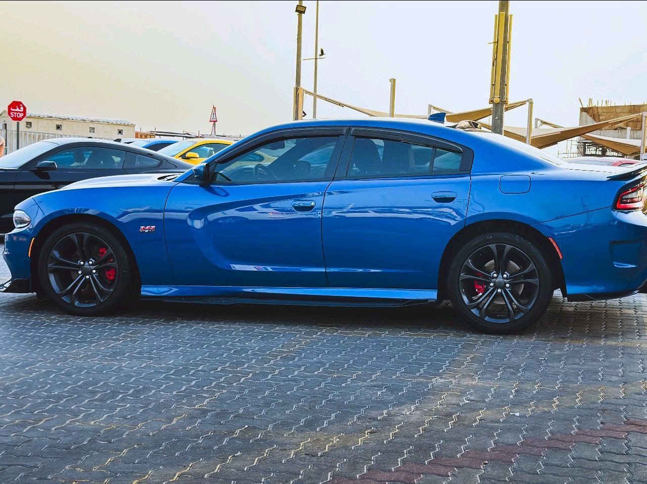 Dodge Charger - Image 9