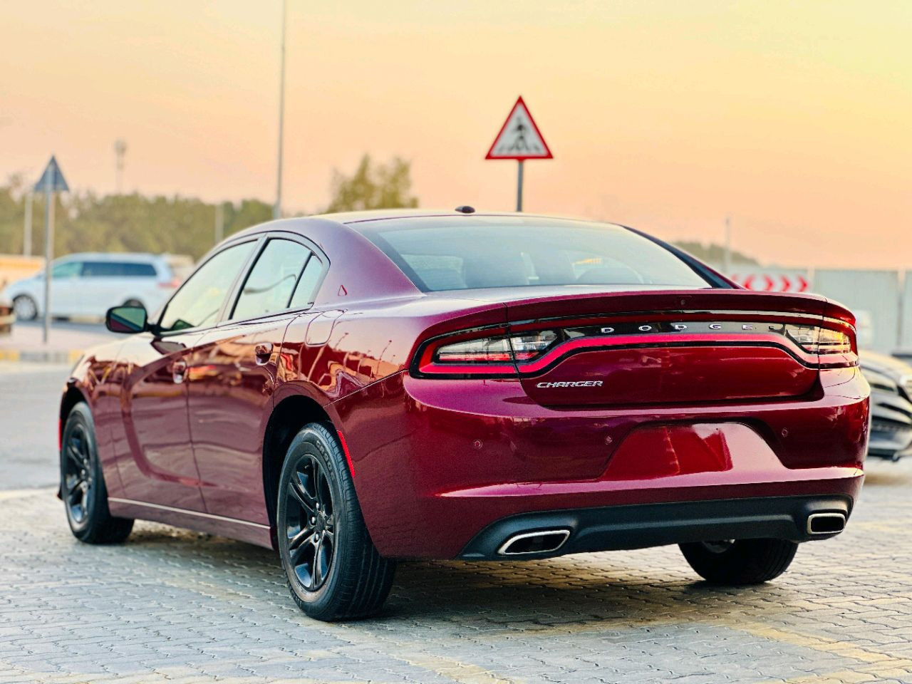 Dodge Charger - Image 8