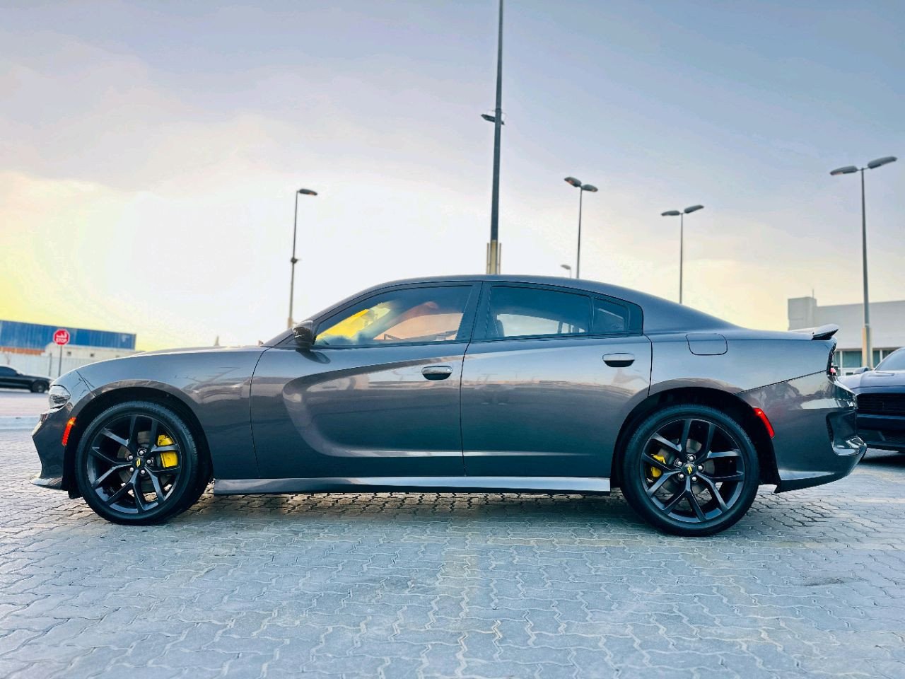 Dodge Charger - Image 13