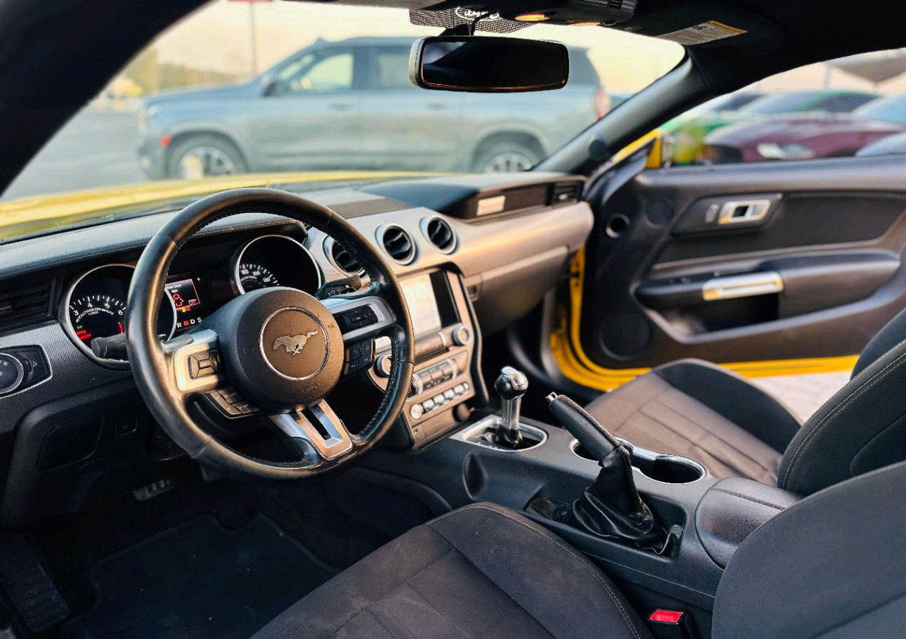 Ford Mustang - Image 9