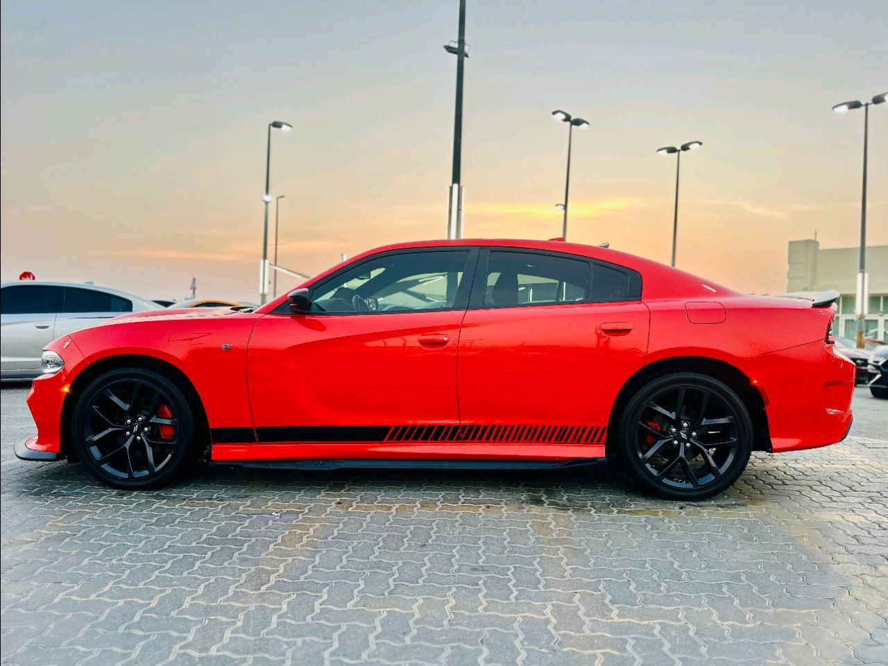 Dodge Charger - Image 11