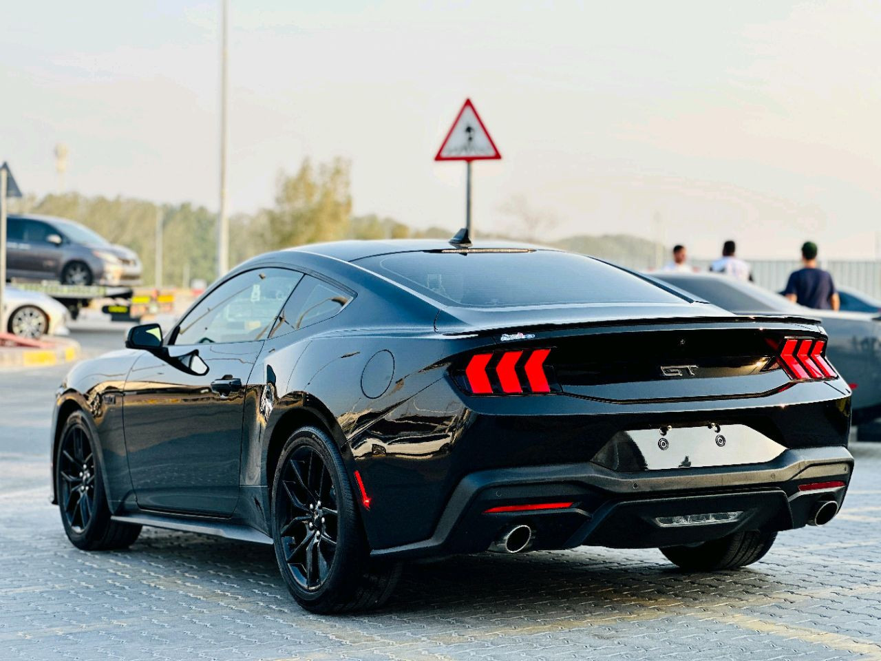 Ford Mustang - Image 8