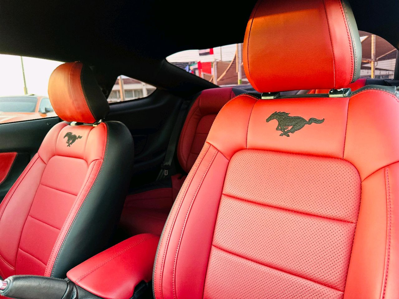 Ford Mustang - Image 12