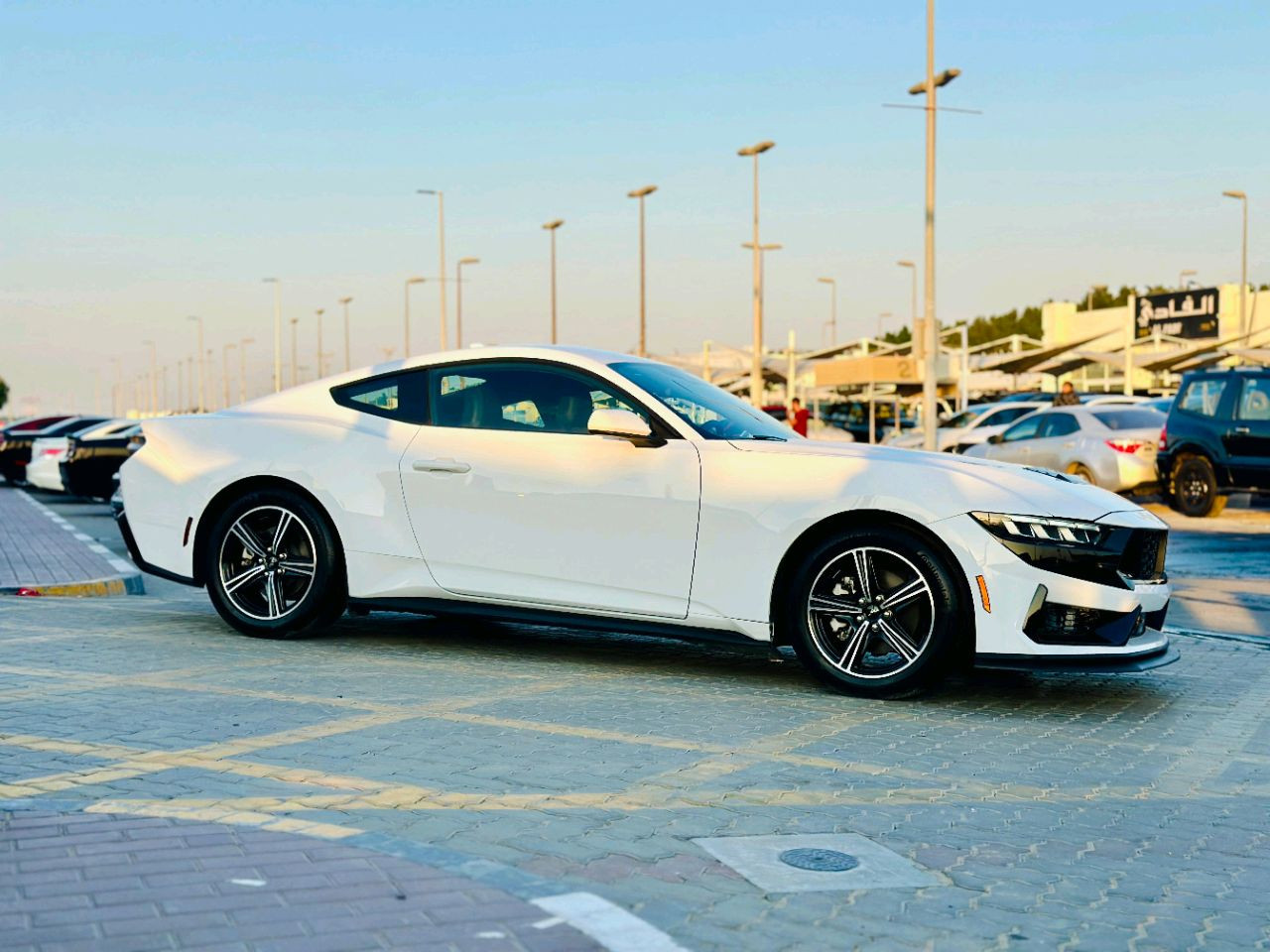 Ford Mustang - Image 5