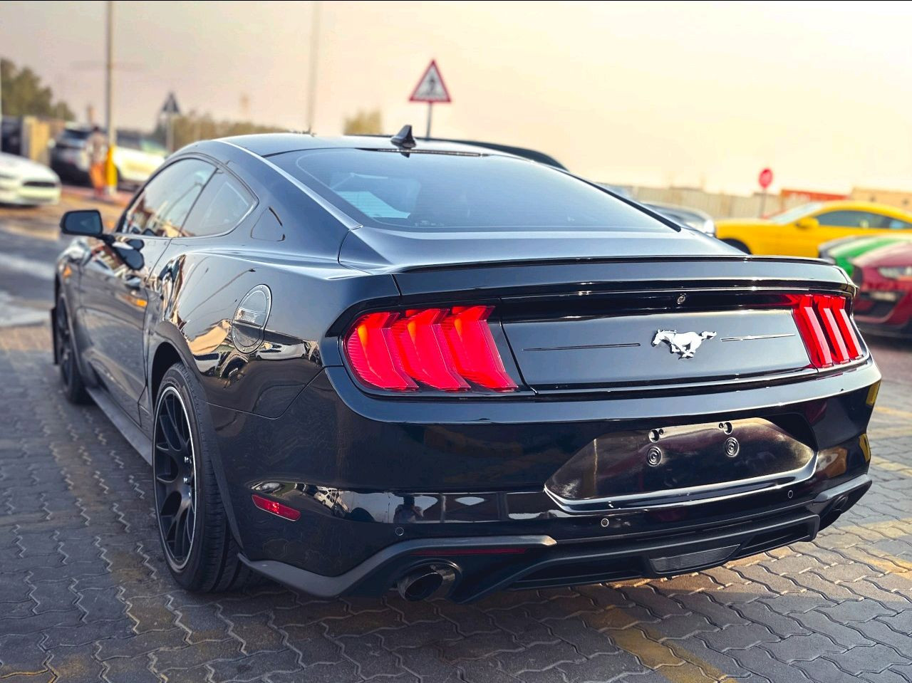 Ford Mustang - Image 8