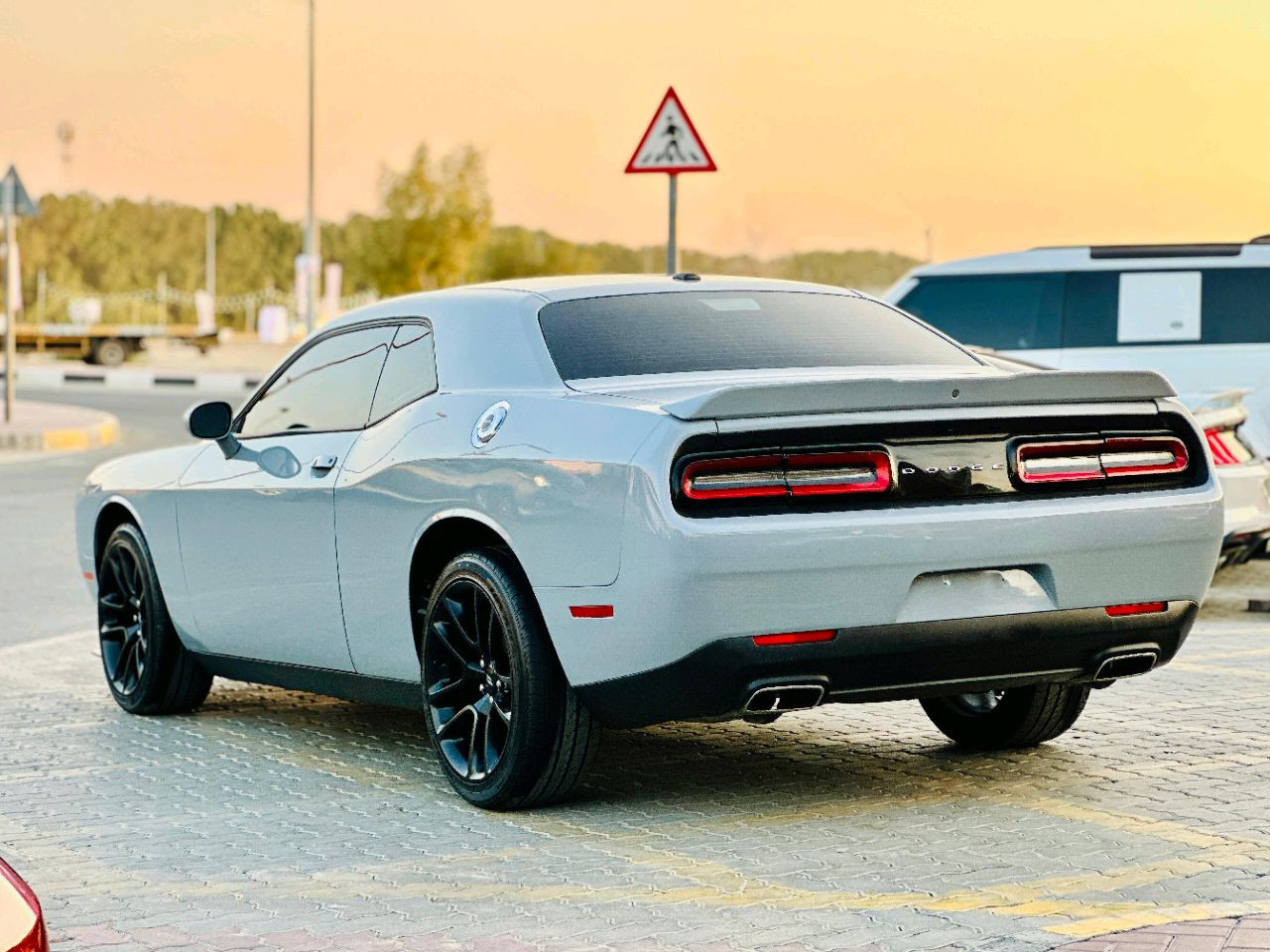 Dodge Challenger - Image 8