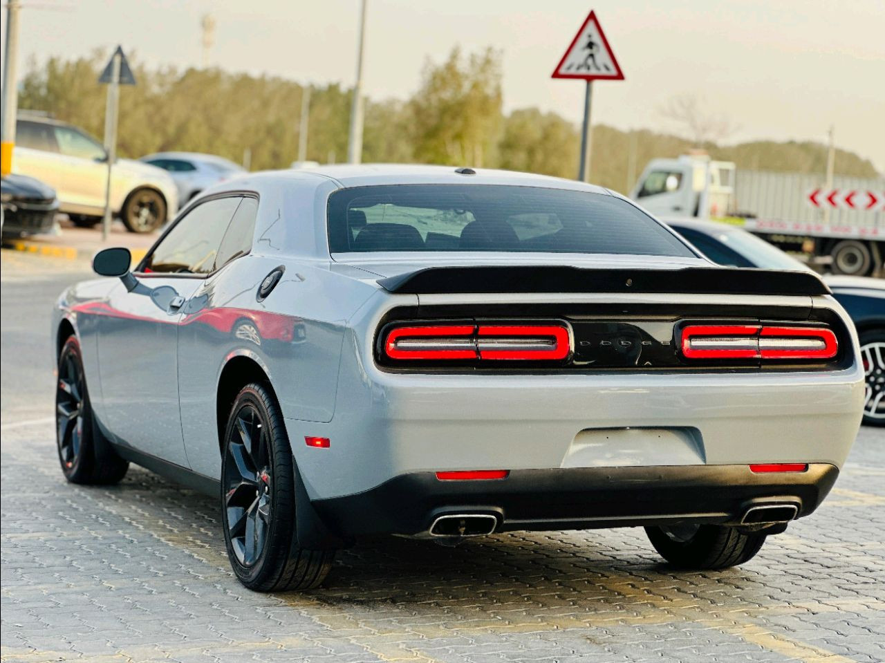 Dodge Challenger - Image 8