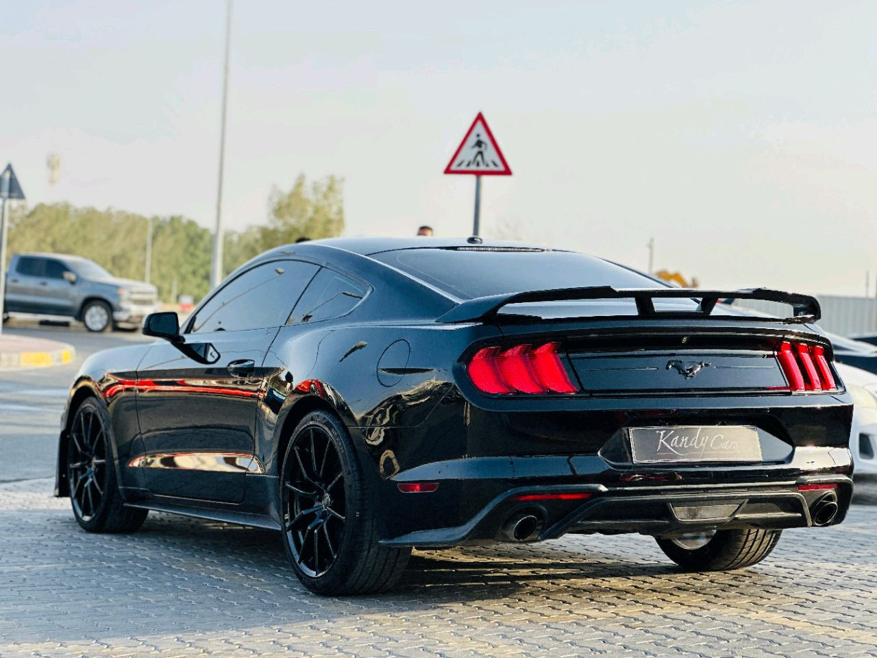 Ford Mustang - Image 10