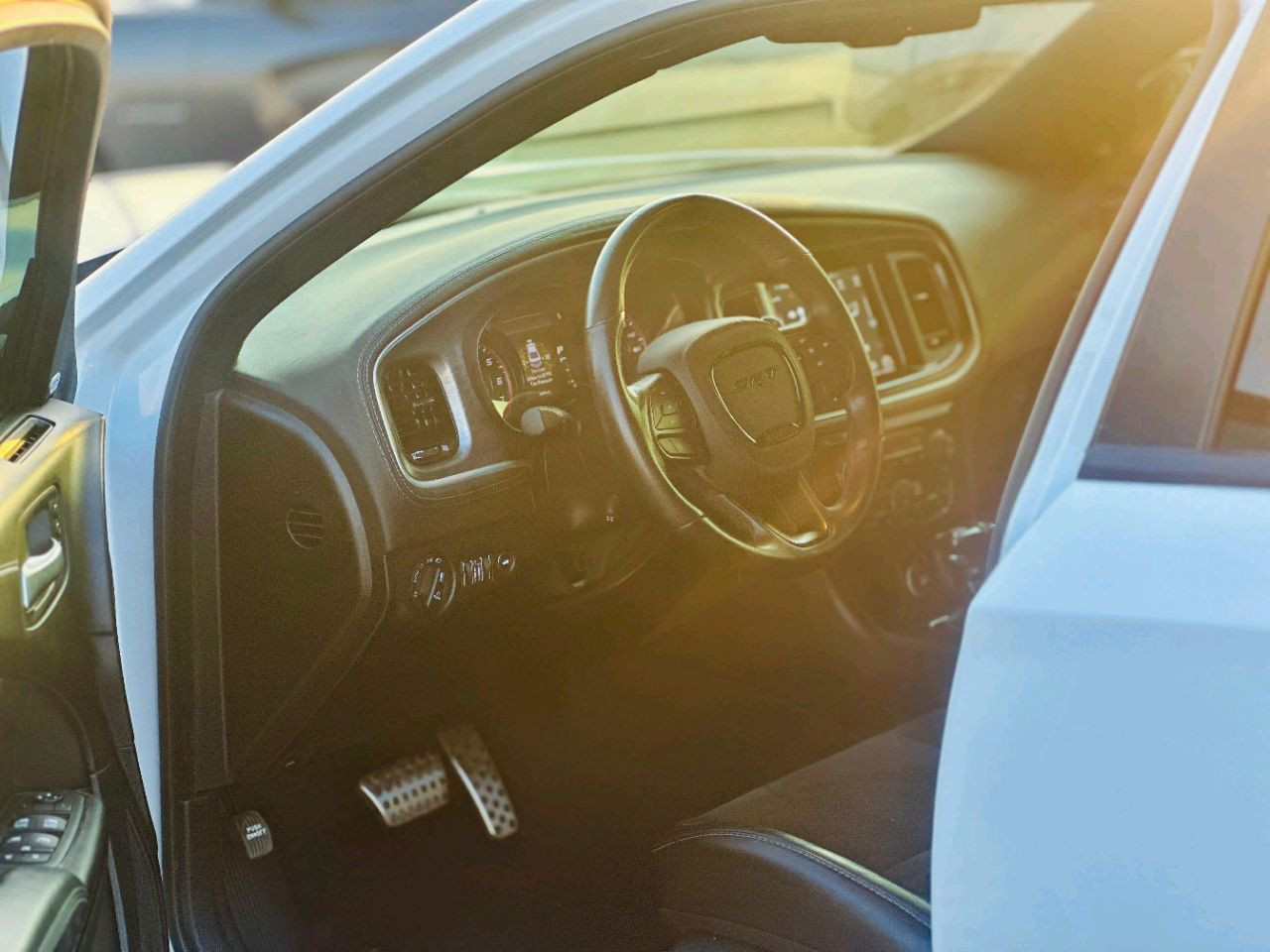 Dodge Charger - Image 11
