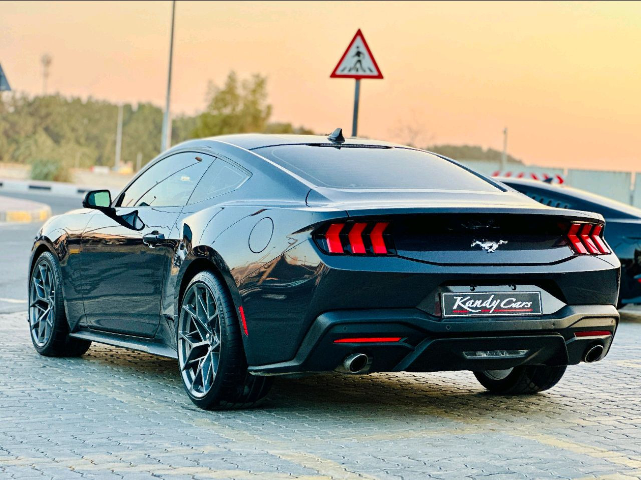 Ford Mustang - Image 8