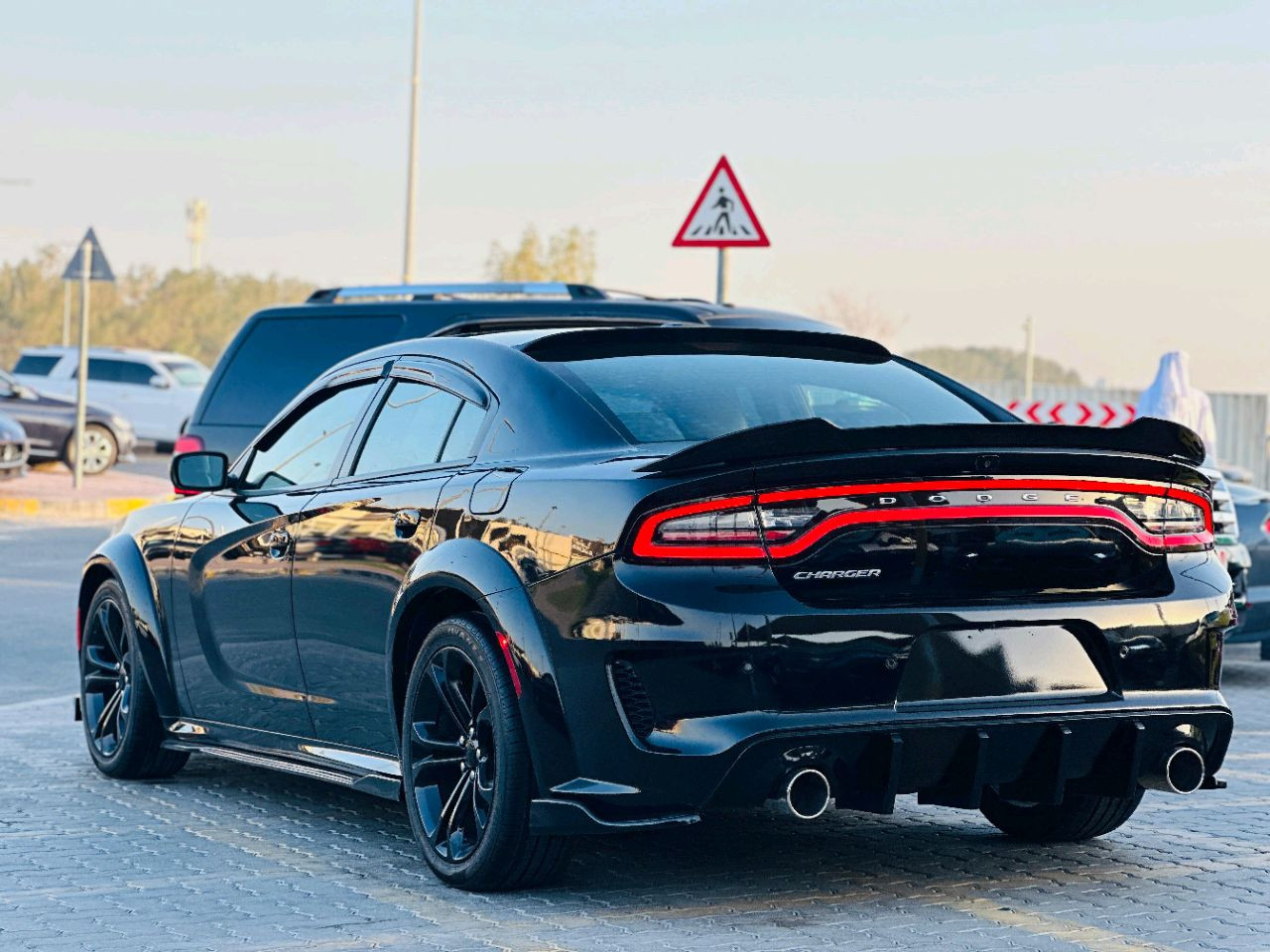 Dodge Charger - Image 8