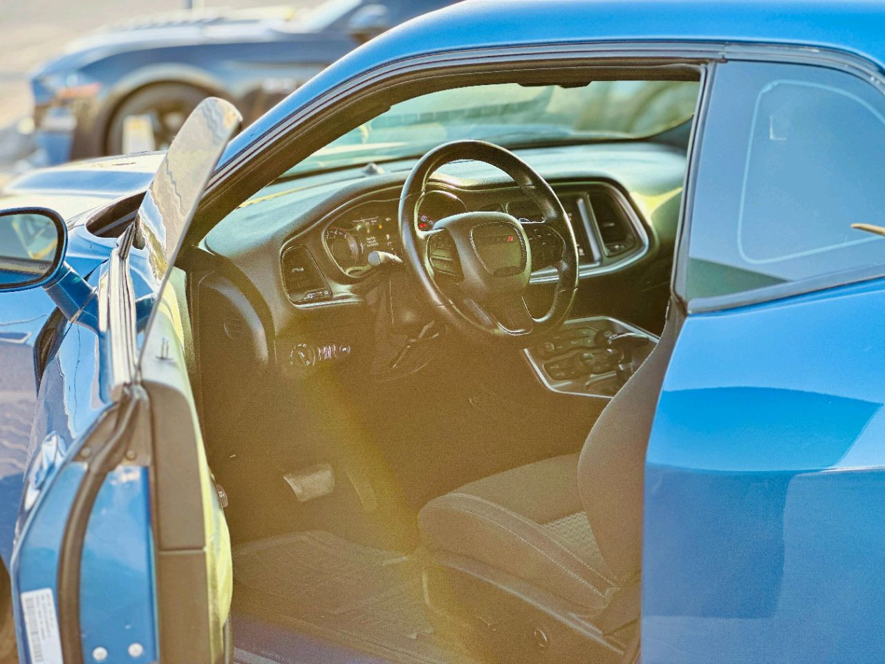 Dodge Challenger - Image 9
