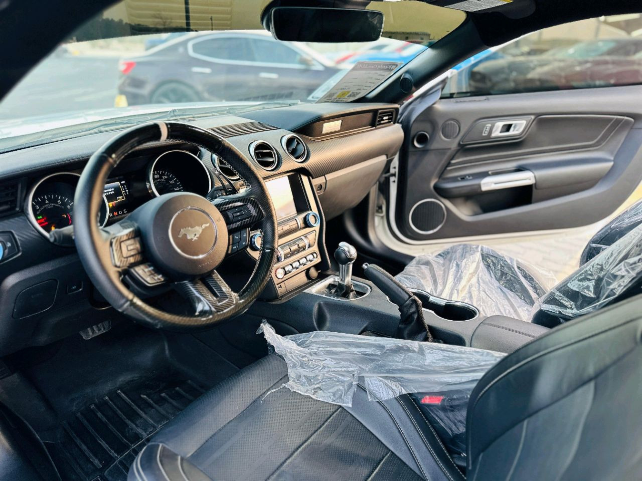 Ford Mustang - Image 11