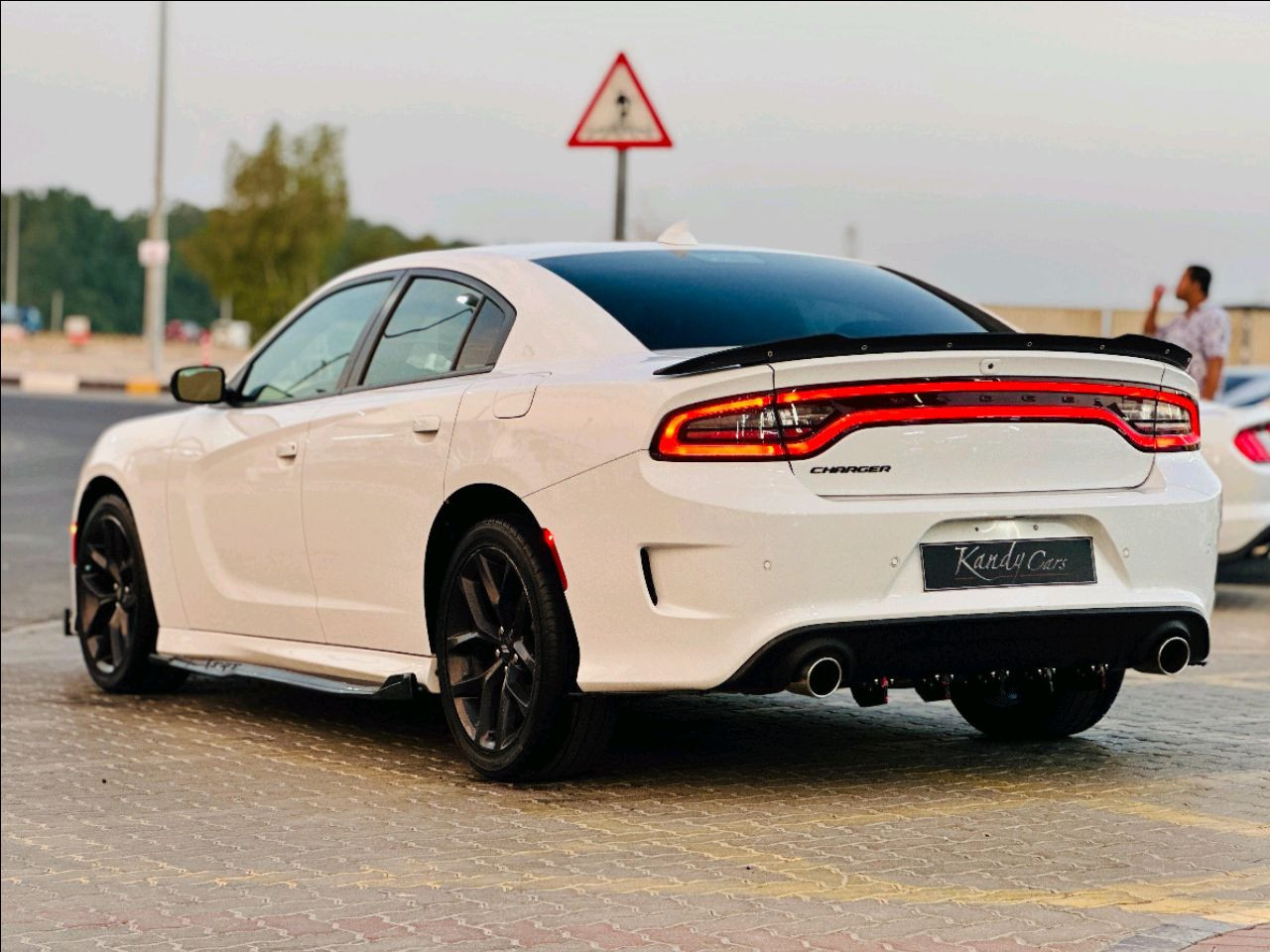 Dodge Charger - Image 8