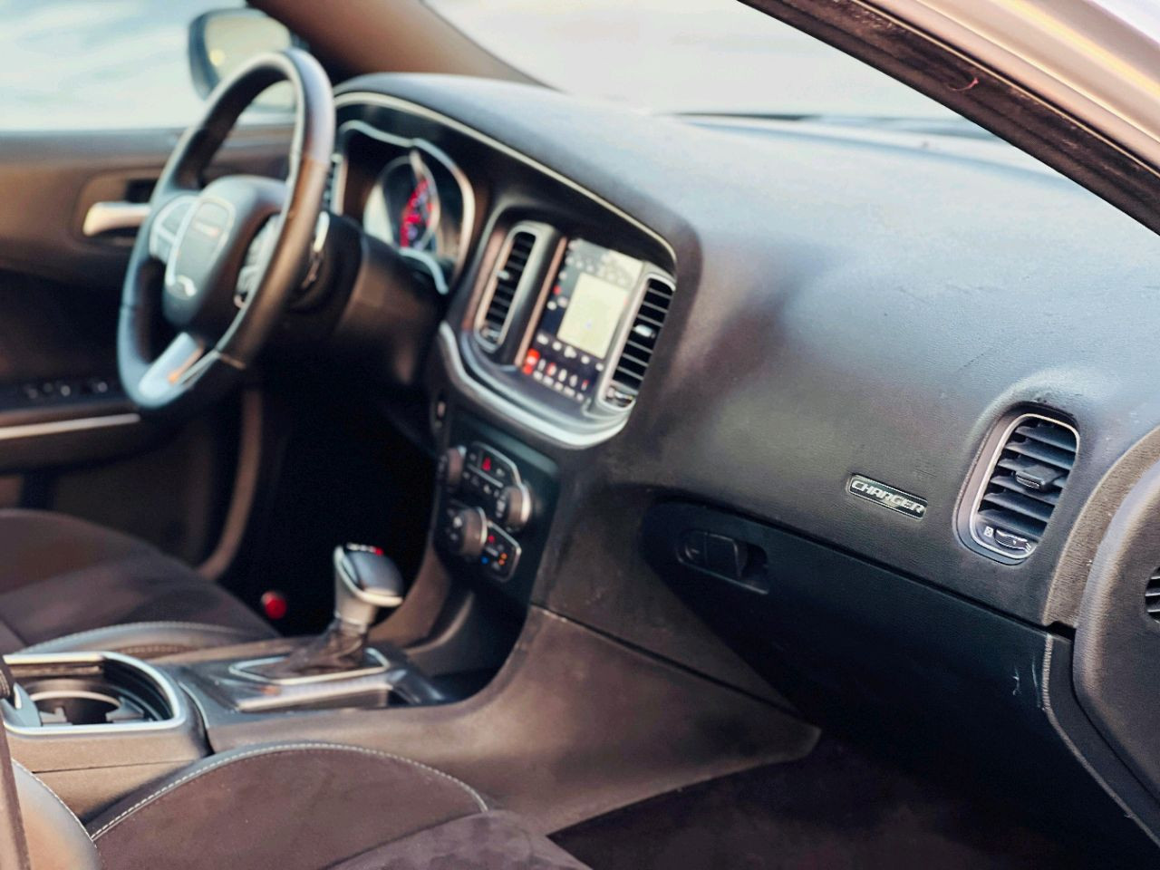 Dodge Charger - Image 11