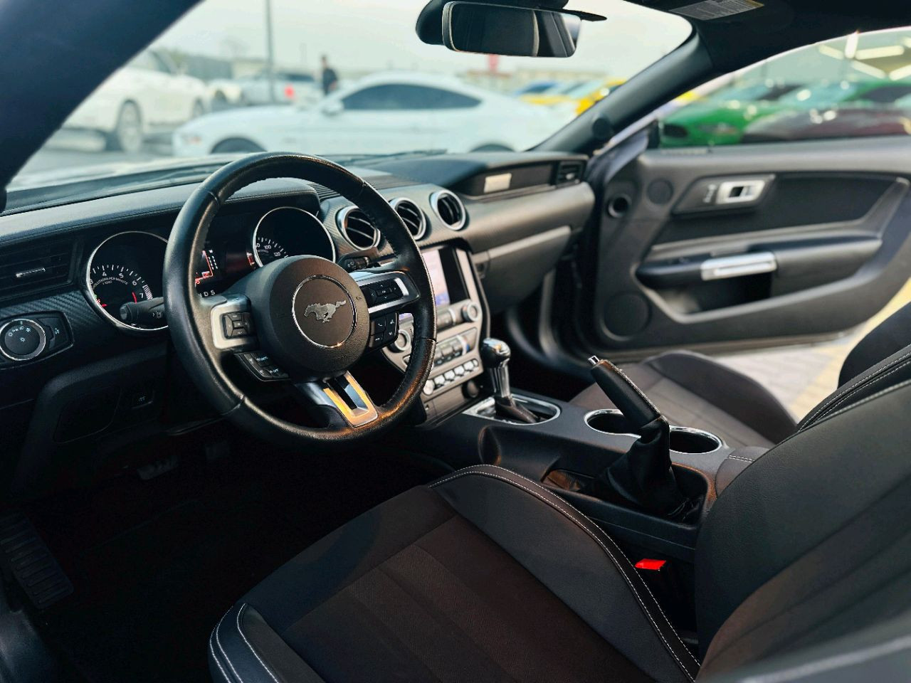 Ford Mustang - Image 10