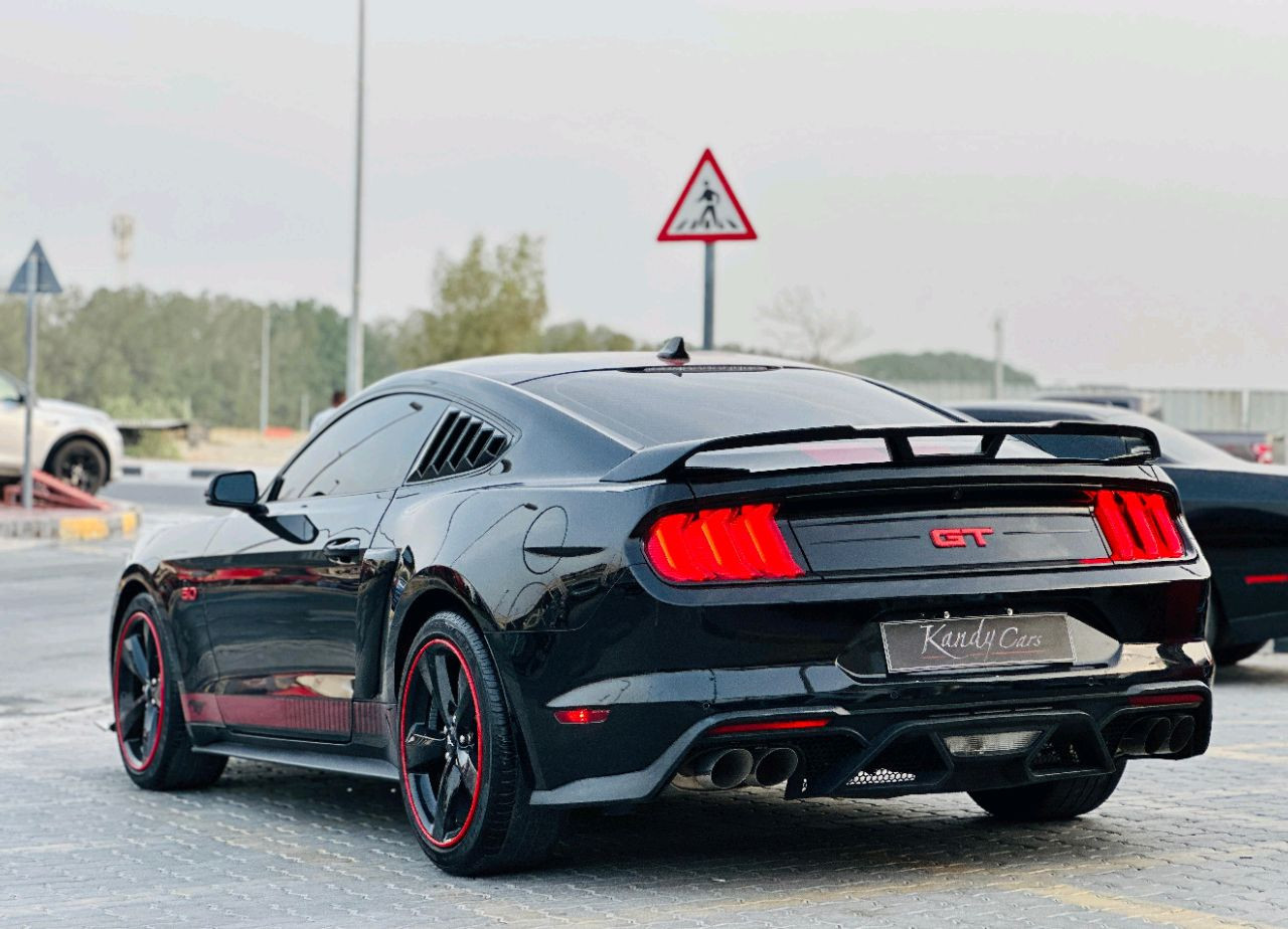 Ford Mustang - Image 8