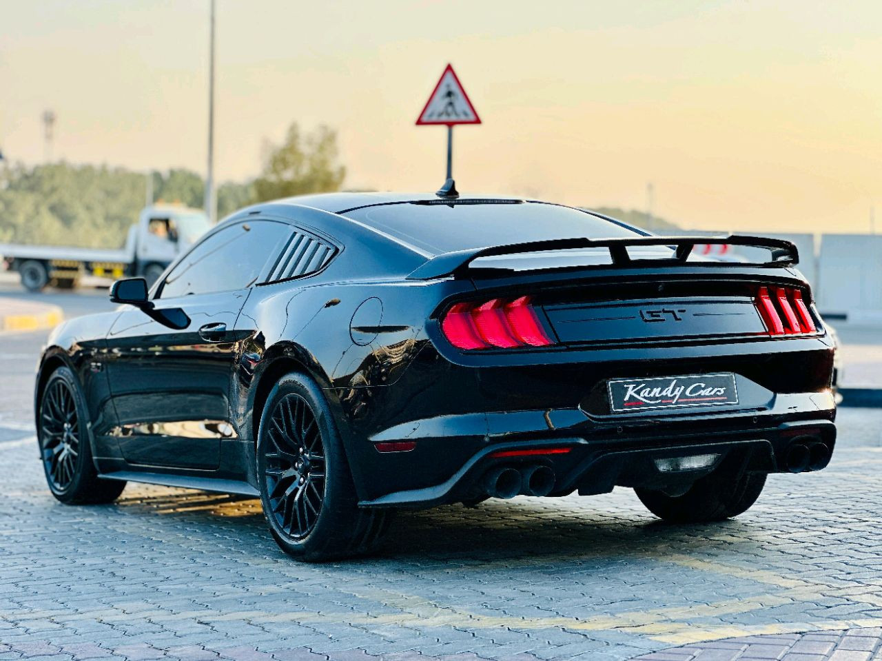 Ford Mustang - Image 8