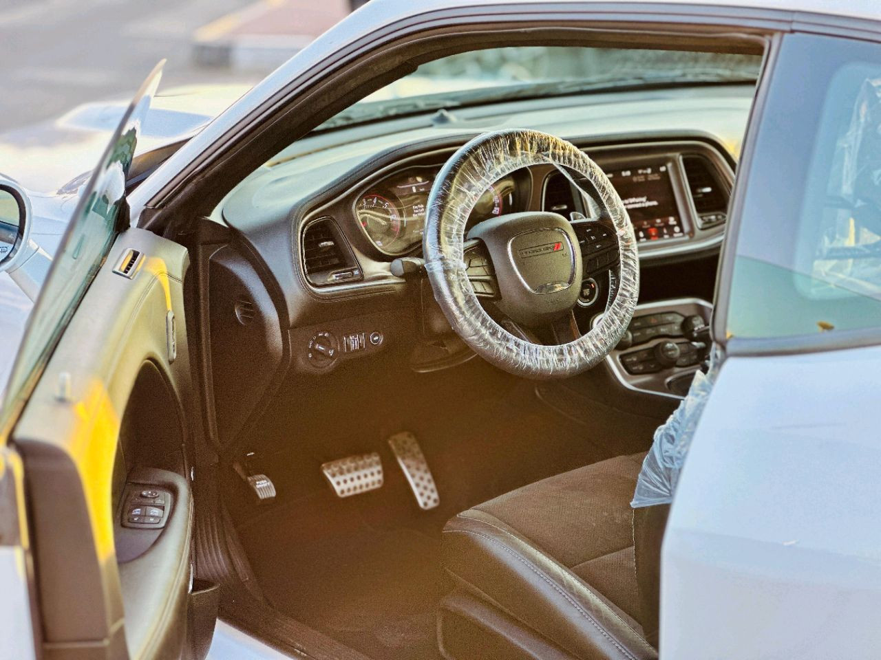 Dodge Challenger - Image 10