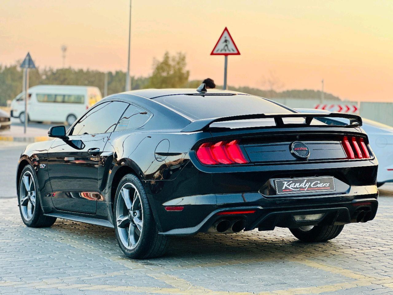 Ford Mustang - Image 8