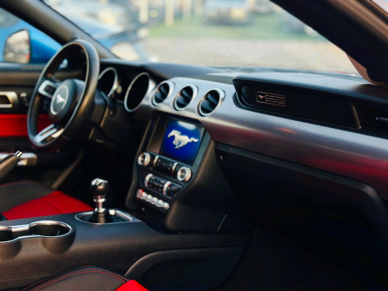 Ford Mustang - Image 7