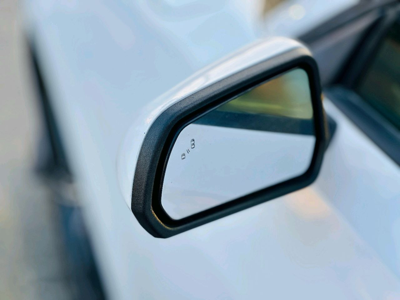 Ford Mustang - Image 10